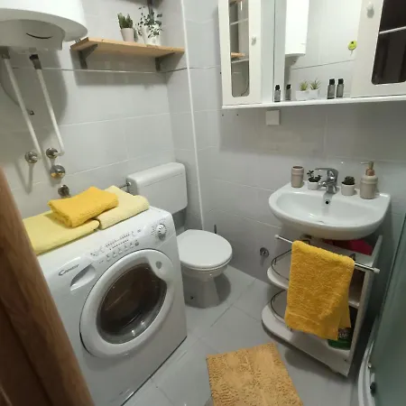 U2 Apartament *