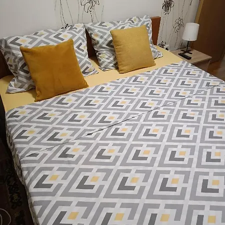U2 Apartament