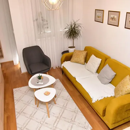 U2 Apartament